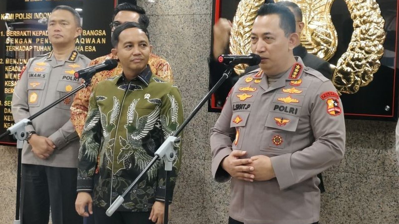 Polri dan Kementerian Kehutanan Indonesia memperbarui nota kesepahaman untuk meningkatkan kerja sama dalam melindungi hutan Indonesia dari kebakaran dan kejahatan terkait kehutanan, termasuk penyelundupan satwa dan tumbuhan dilindungi.