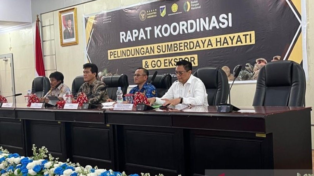 Badan Pangan Nasional (Bapanas) dan Pemda Sulteng telah menyiapkan 14 rumah kemas durian beku untuk mendukung ekspor durian ke China, dengan tujuh lainnya untuk durian segar dalam proses persiapan.