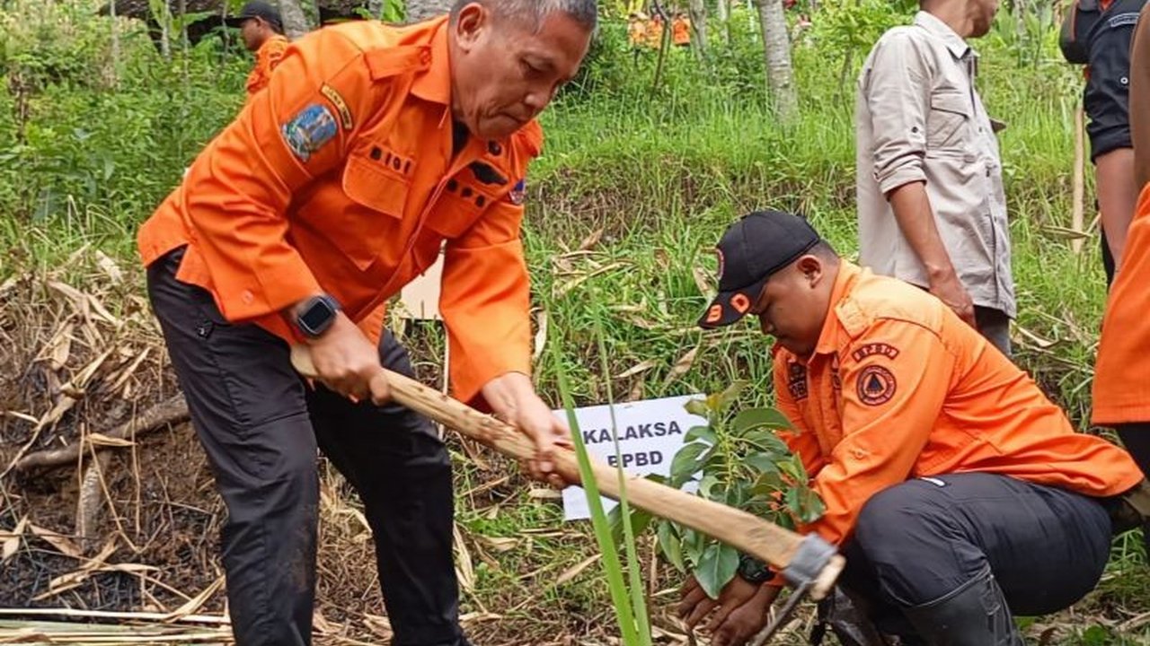 Jatim Tanam Ribuan Pohon untuk Cegah Bencana Hidrometeorologi