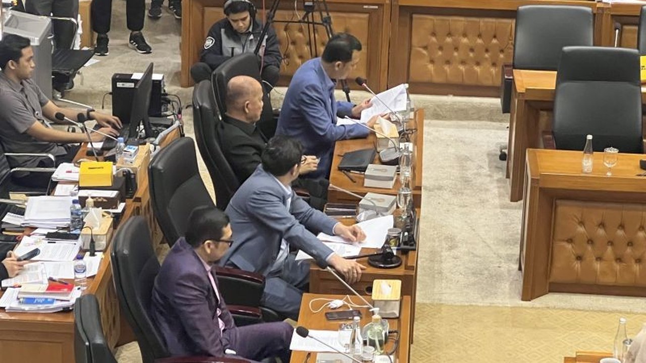 Panitia Kerja RUU Minerba DPR mengizinkan BUMN, BUMD, dan perusahaan swasta mendapatkan Wilayah Izin Usaha Pertambangan (WIUP) demi kepentingan perguruan tinggi, sebagai bagian dari revisi UU Minerba yang mengakomodir putusan Mahkamah Konstitusi dan kebut