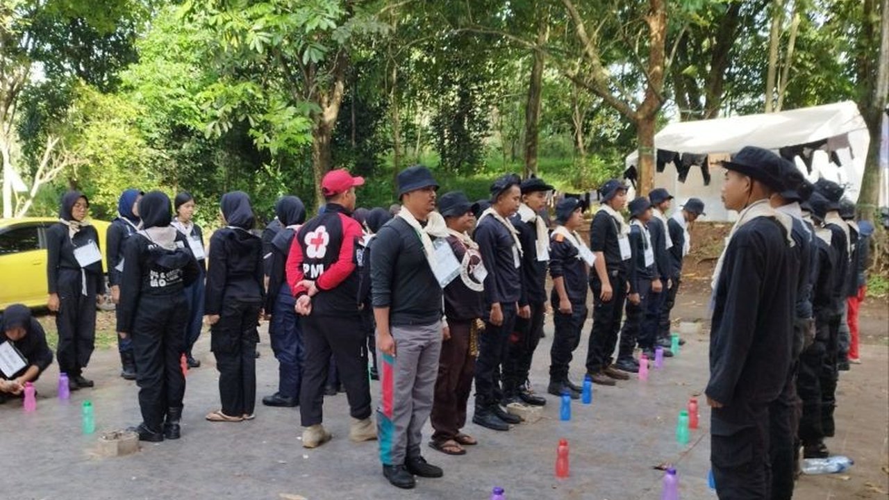 PMI Cianjur menargetkan perekrutan 130 relawan baru di tahun 2025 untuk memperkuat respon terhadap bencana alam di wilayah Cianjur yang rawan bencana.