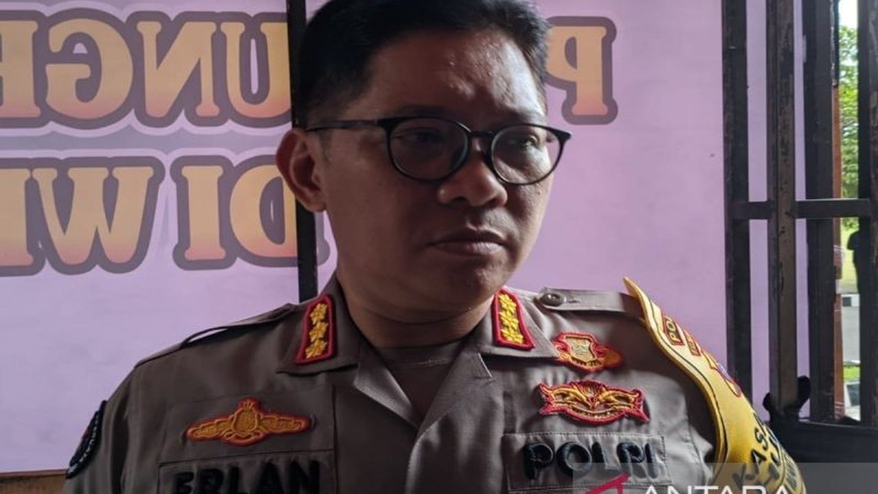 Polda Kalimantan Tengah meningkatkan kerja sama dengan Forkopimda dan Gapki untuk mengamankan investasi sawit, serta telah menangani 321 kasus pencurian sawit pada tahun 2024 dengan lebih dari 500 tersangka.