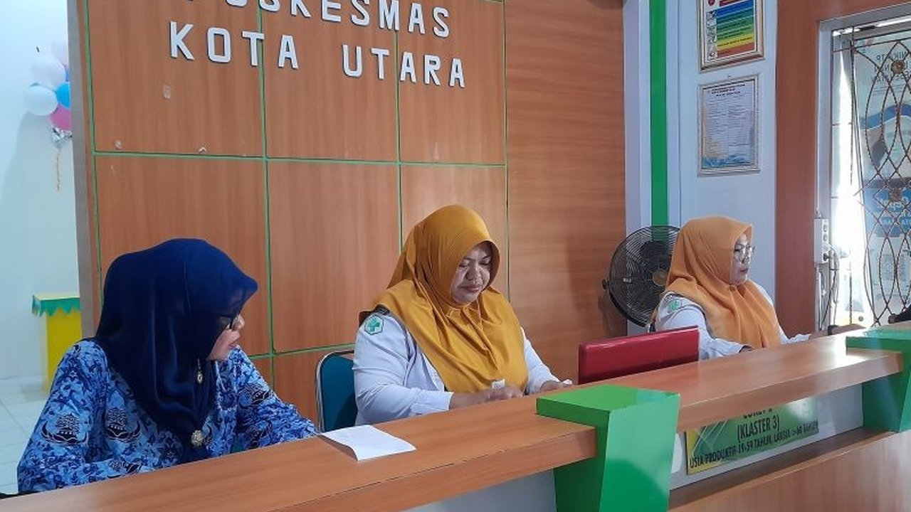 Puskesmas Gorontalo mengajak warga untuk memanfaatkan program Cek Kesehatan Gratis (CKG) yang memberikan pemeriksaan kesehatan gratis bagi warga yang berulang tahun, meskipun masih terdapat kendala teknis dalam pelaksanaannya.