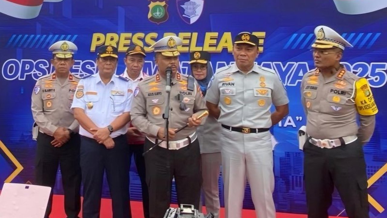 Polda Metro Jaya mengamankan hampir 100 travel gelap dalam Operasi Keselamatan Jaya 2025 karena beroperasi tanpa izin dan perlindungan asuransi, meningkatkan risiko kecelakaan.