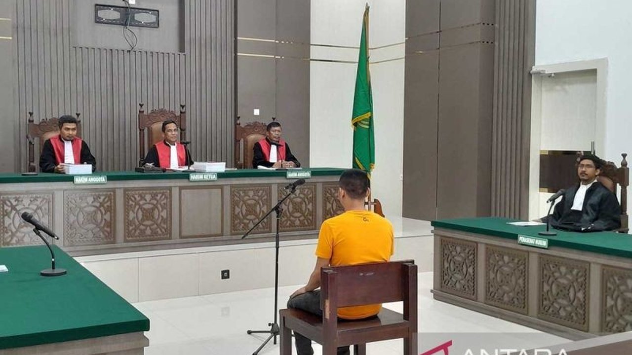 Jaksa penuntut umum (JPU) mendakwa Keuchik (Kepala Desa) Gampong Lhok Reudeup, Aceh Utara, Abdul Hamid, telah melakukan korupsi dana desa senilai Rp516 juta yang merugikan keuangan negara pada tahun 2020 dan 2021.