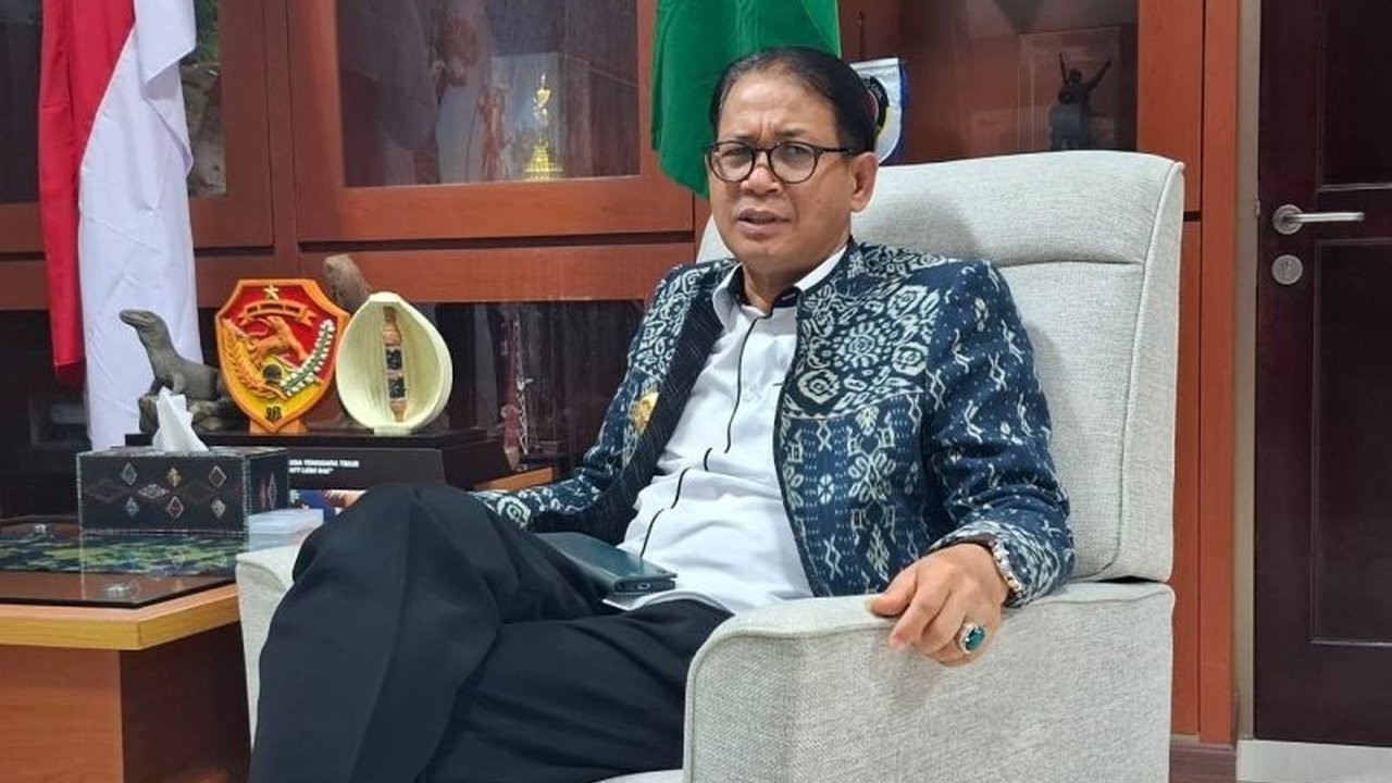 Penjabat Gubernur NTT memastikan kedatangan Cristiano Ronaldo ke Kupang berubah menjadi tanggal 19 Februari untuk aksi sosial, berdampak positif bagi sepak bola, pariwisata, dan anak muda NTT.