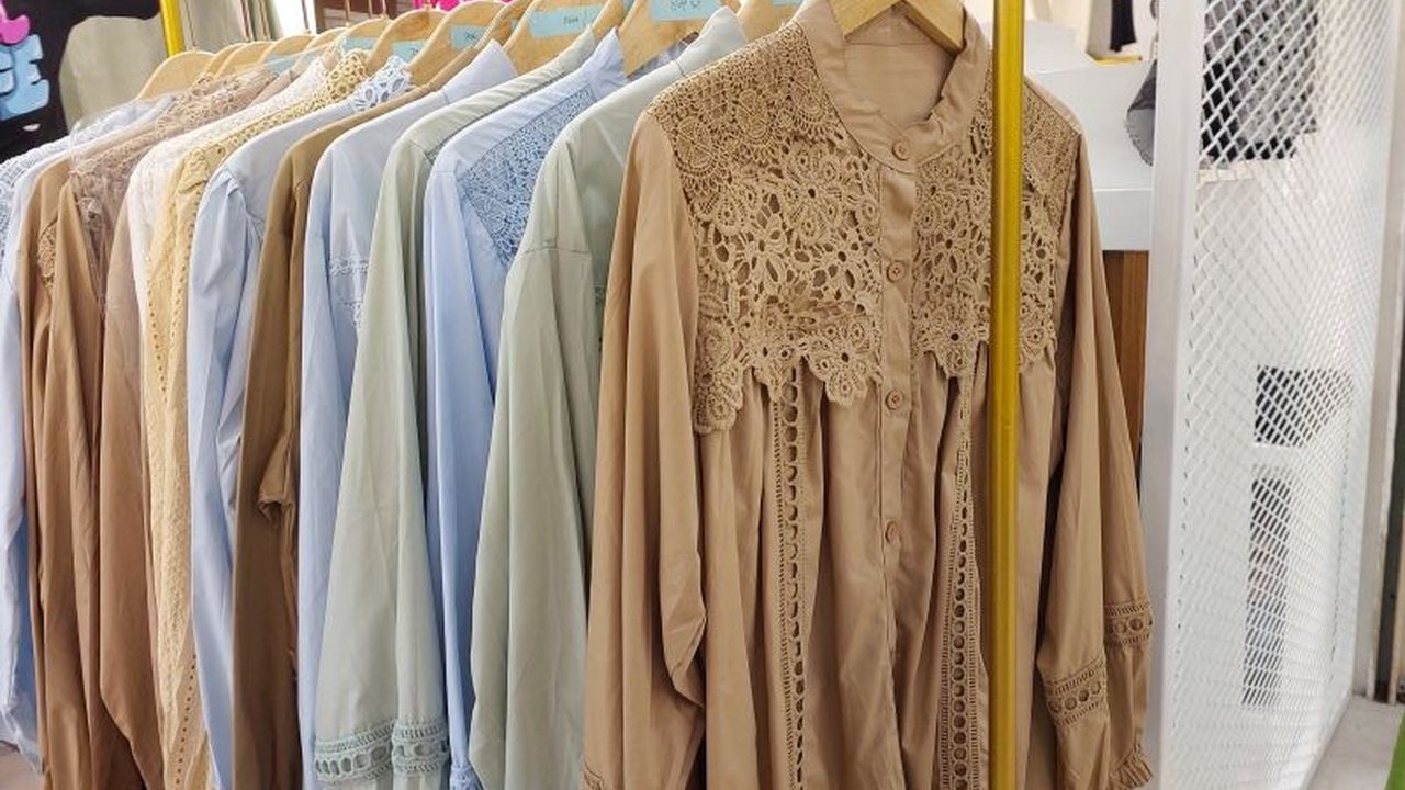 Tren Katun Bordir Bolong: Ramai Diburu Jelang Lebaran