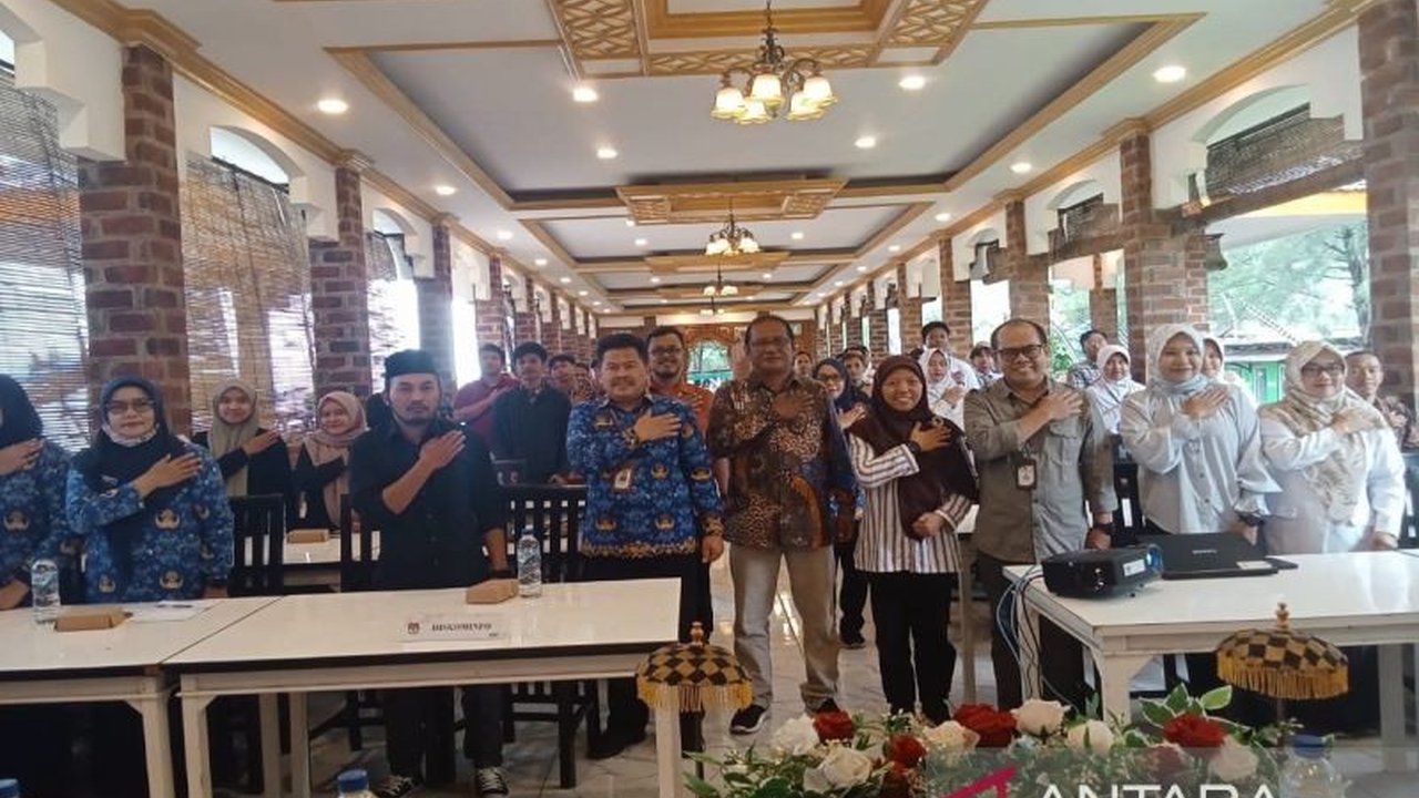 KPU Kabupaten Batang memastikan kebijakan efisiensi anggaran pemerintah tidak akan menghambat pelaksanaan tugas pokok mereka, termasuk pendidikan politik dan pemutakhiran data pemilih.