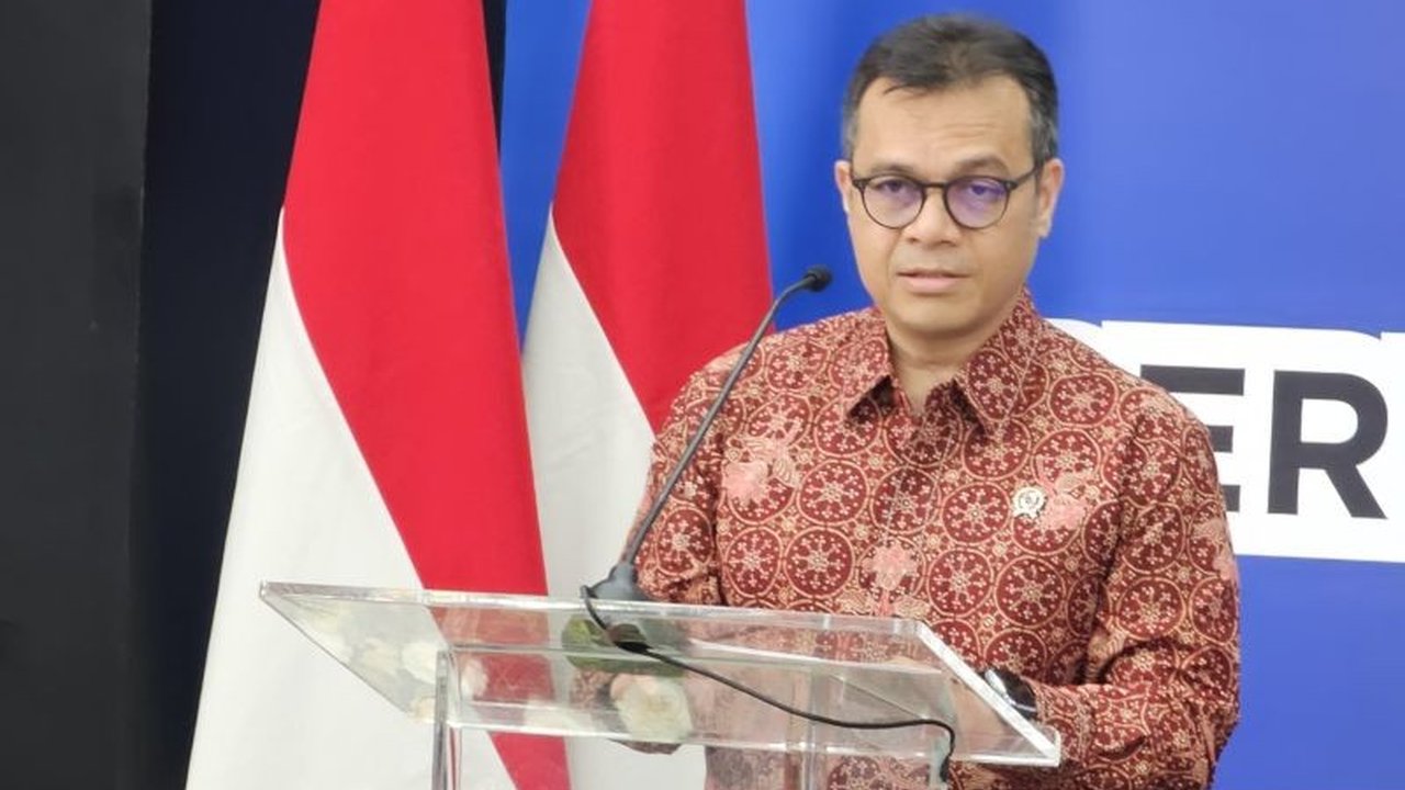 Wakil Menteri Kominfo, Nezar Patria, menanggapi positif penggunaan AI dalam pembuatan iklan program Makan Bergizi Gratis (MBG), menekankan kreativitas dan kolaborasi teknologi dengan SDM.