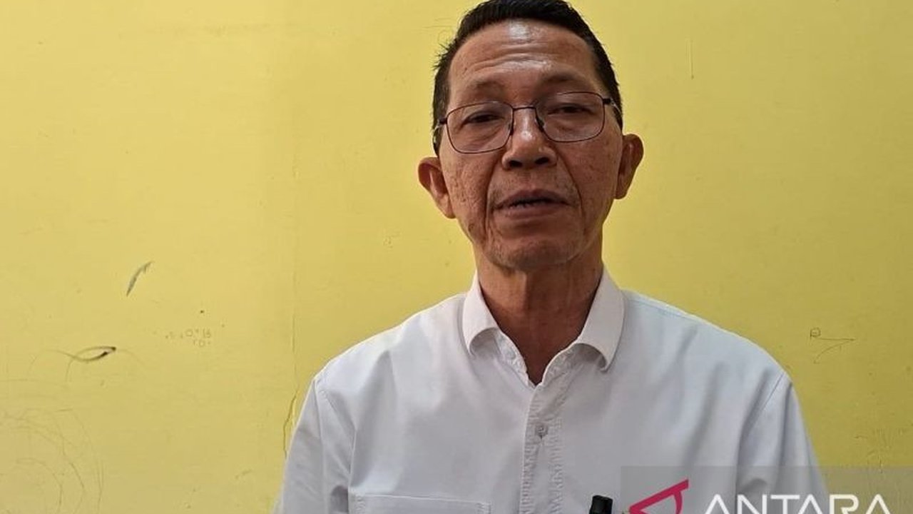 Presiden Prabowo Subianto menunjuk Wali Kota Batam terpilih, Amsakar Achmad, sebagai Kepala BP Batam melalui Peraturan Pemerintah Nomor 4 Tahun 2025, bertujuan untuk menghilangkan tumpang tindih kebijakan dan meningkatkan investasi.