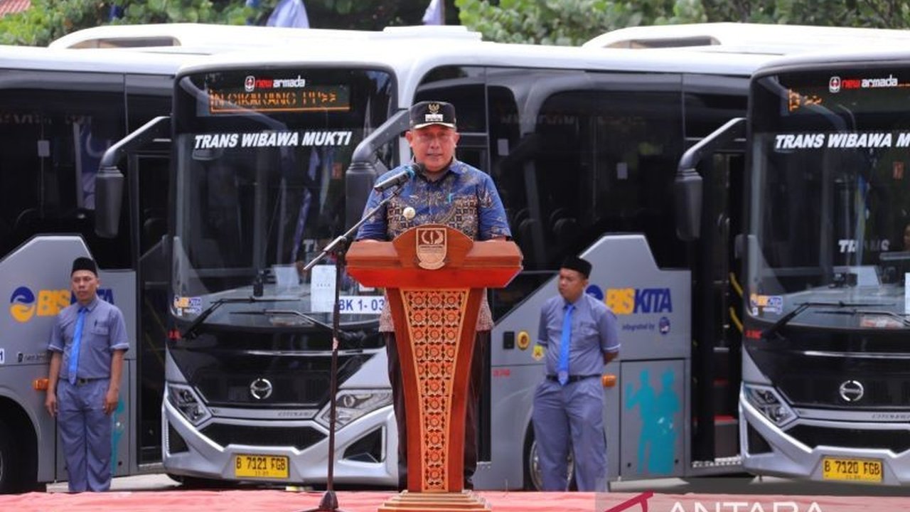 Pemerintah Kabupaten Bekasi menunda penambahan koridor BisKita Trans Wibawa Mukti rute Terminal Kalijaya-Pemda akibat efisiensi anggaran pemerintah pusat, meskipun kajian teknis sudah siap.