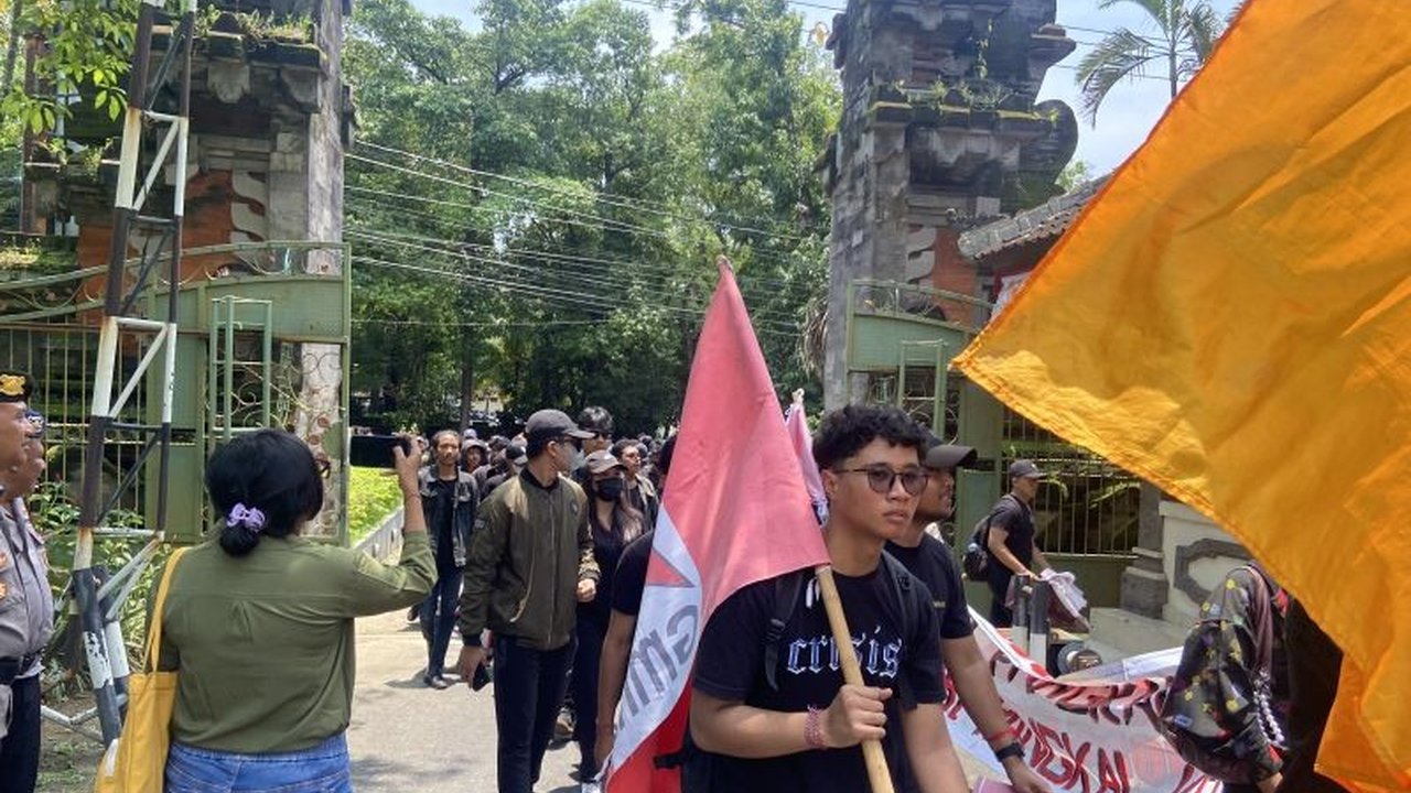 Polresta Denpasar Kawal Aksi Mahasiswa: Desak Efisiensi Pendidikan