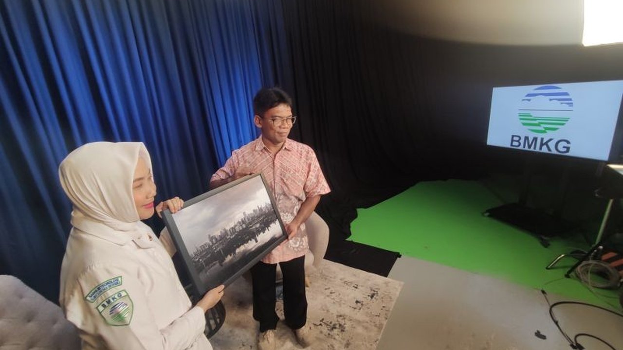 Kepala BMKG, Dwikorita Karnawati, memastikan efisiensi anggaran 2025 tidak mengurangi peran Indonesia di WMO, termasuk layanan peringatan dini bencana kepada masyarakat Indonesia dan negara-negara lain.