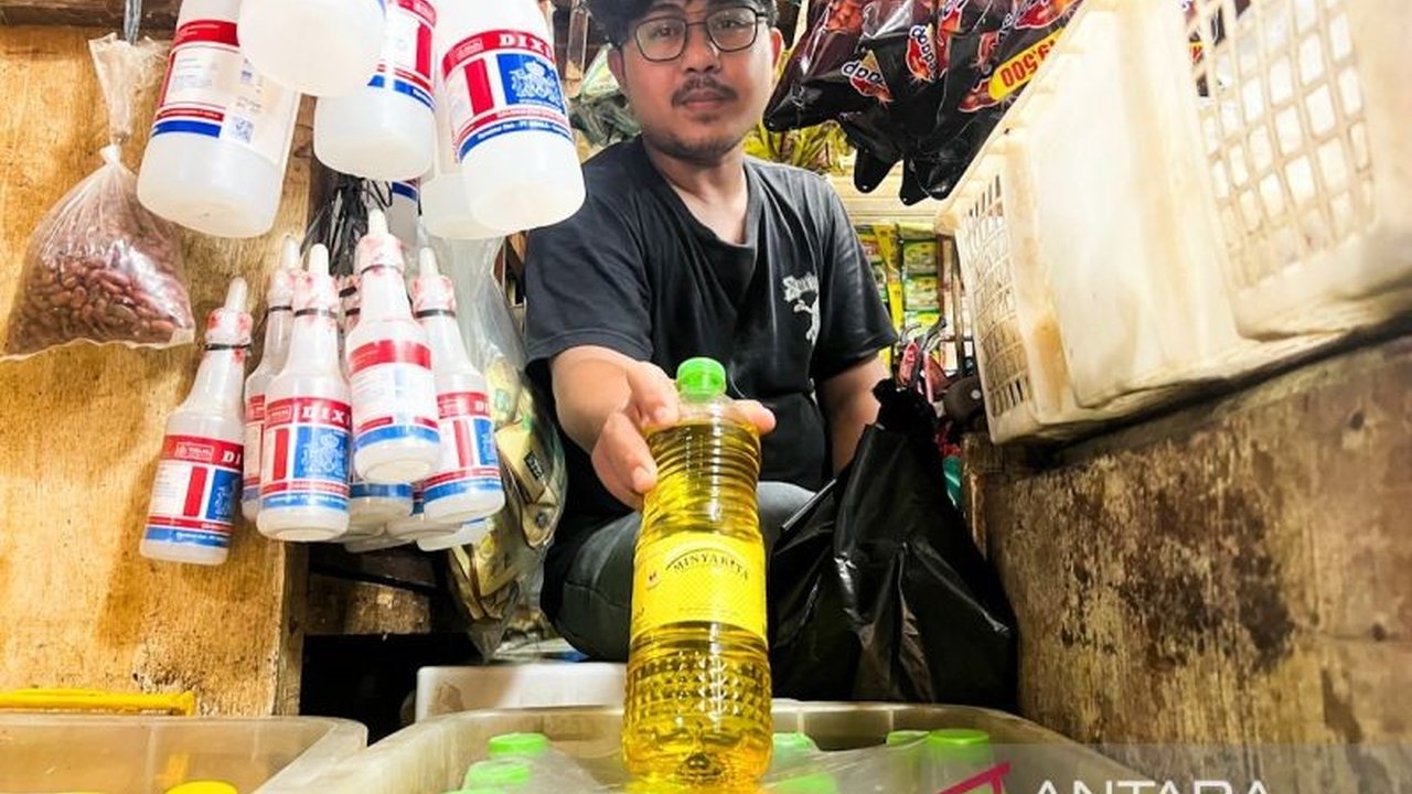 Bapanas dan Satgas Pangan berkoordinasi untuk menertibkan penjualan Minyakita yang dijual di atas Harga Eceran Tertinggi (HET) Rp15.700 per liter, menyusul temuan harga rata-rata nasional mencapai Rp17.000-Rp18.000 per liter.