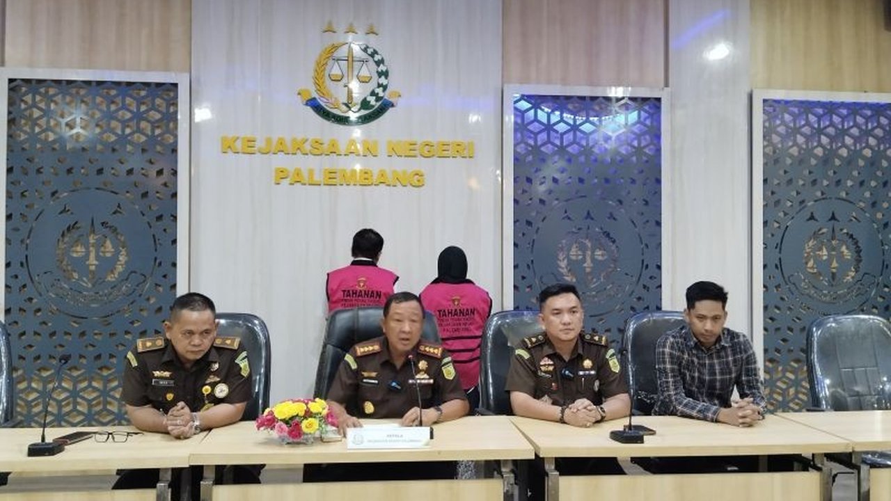 Kejari Palembang melibatkan ahli digital forensik dan 40 saksi untuk mengungkap kasus pemerasan perizinan K3 di Disnakertrans Sumsel, menetapkan tiga tersangka termasuk Kepala Dinas.