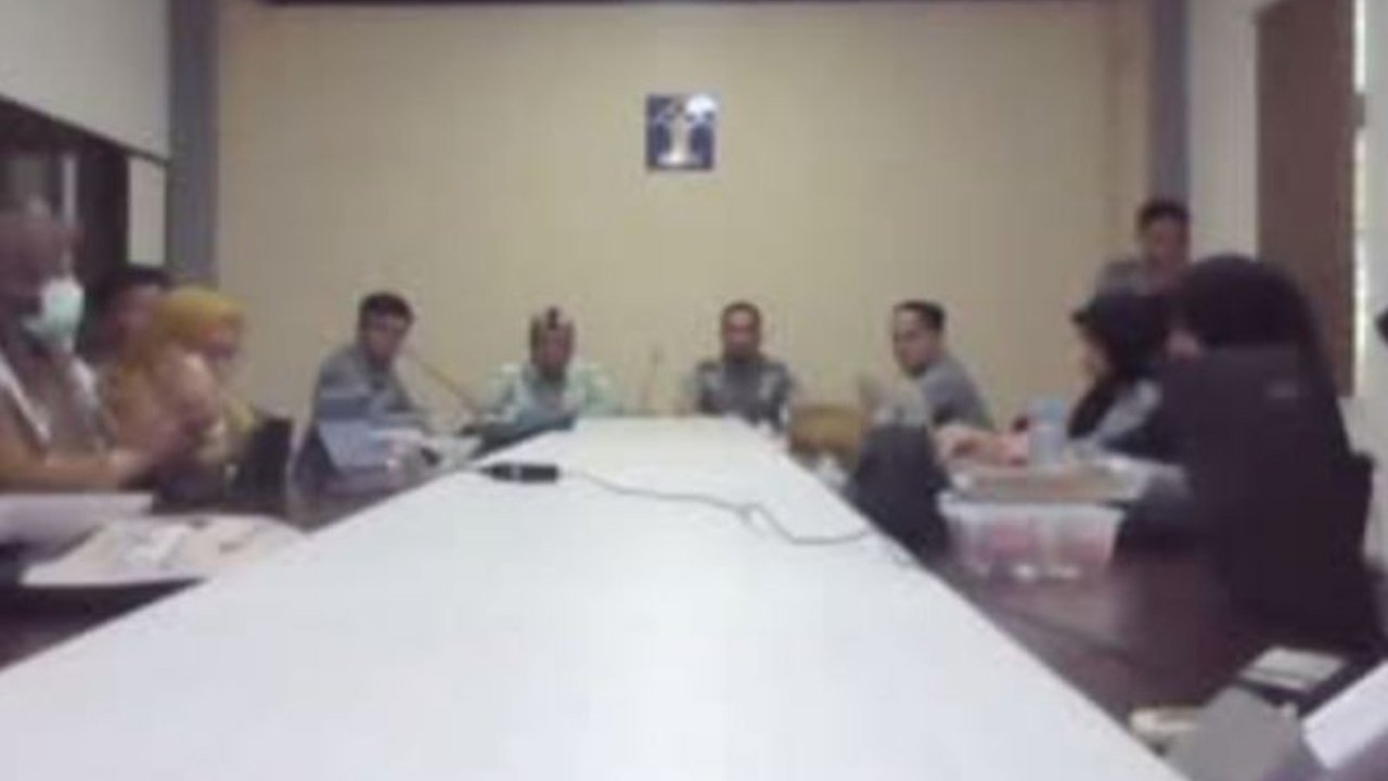 Kemenkumham Sulbar telah melakukan harmonisasi enam Ranperbup di Kabupaten Polman, Sulawesi Barat, guna meningkatkan pelayanan kesehatan dan publik, serta mencegah tumpang tindih peraturan.