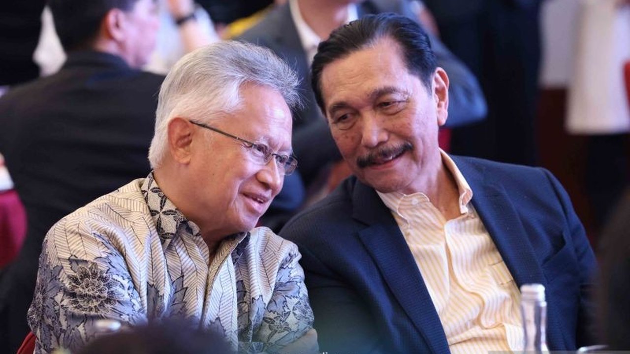 Indonesia dan China meningkatkan kolaborasi pendidikan tinggi, riset, dan inovasi teknologi untuk menghadapi tantangan global dan meningkatkan kualitas SDM, ditandai dengan kerja sama 761 naskah dan program '1+10+100+1000'.