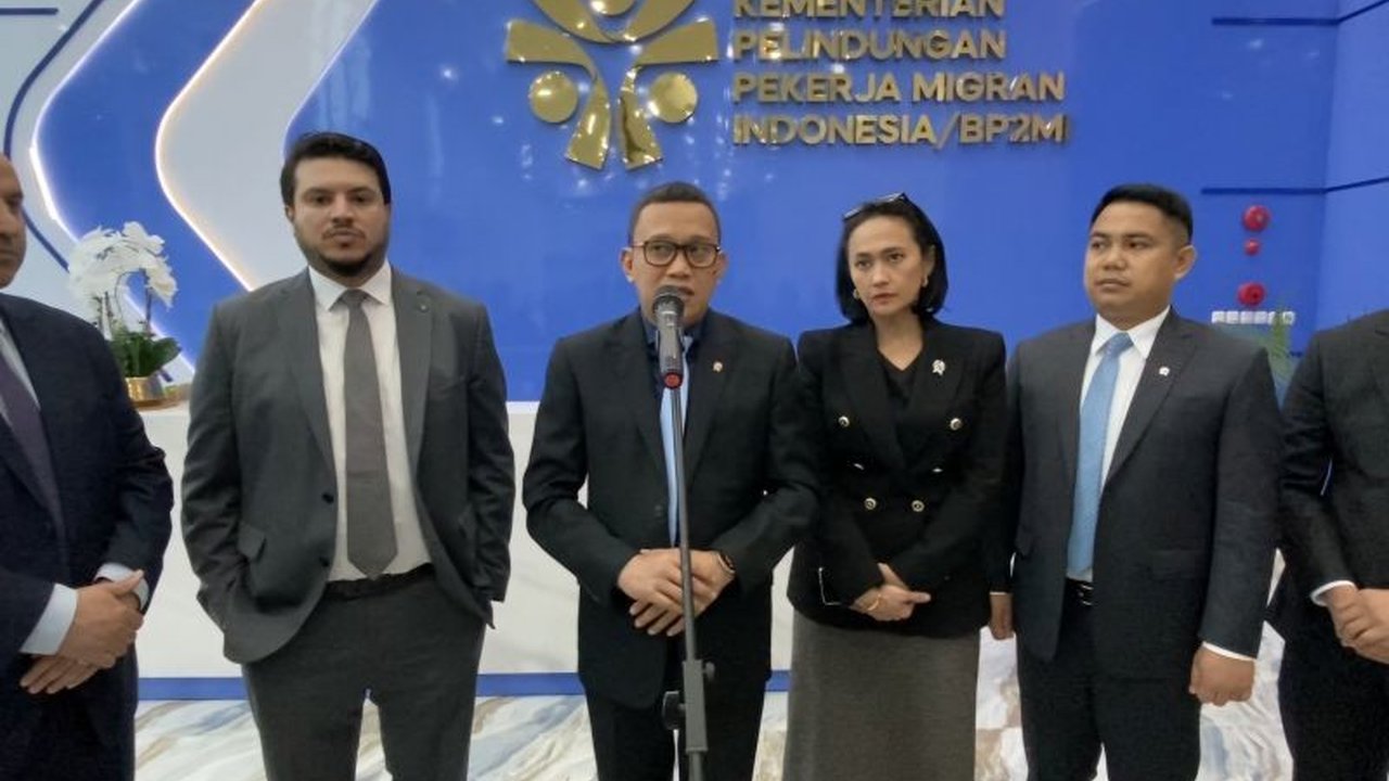 Tren #KaburAjaDulu: Respons Pemangku Kepentingan dan Tantangan bagi Indonesia