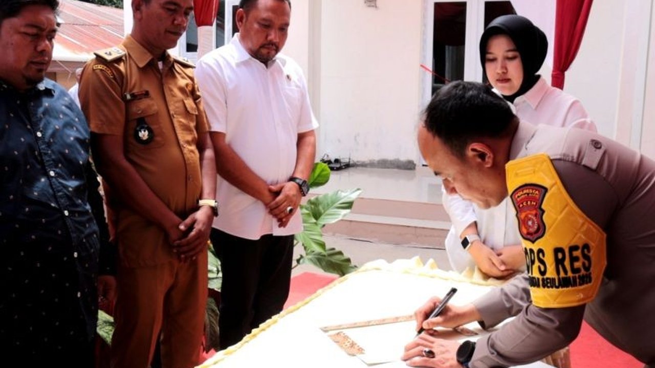 Polresta Banda Aceh membentuk Kampung Bebas Narkoba (KBN) ke-25 di Gampong Lamkeunung, Aceh Besar, sebagai upaya pencegahan peredaran gelap narkoba dan mengajak masyarakat untuk berperan aktif.