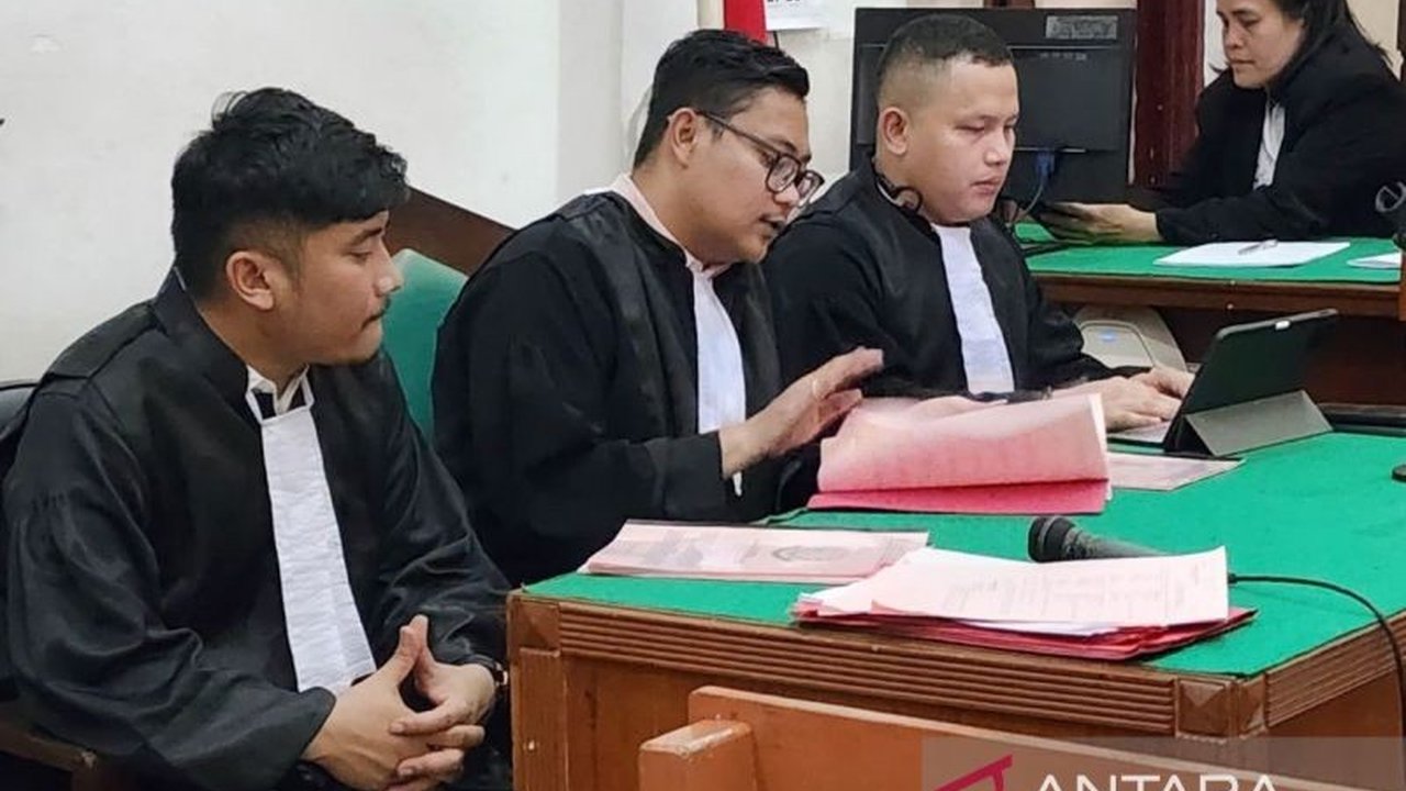 Mantan Kepala Dinas Kominfo Taput, Polmudi Sagala, didakwa korupsi pengadaan internet senilai Rp2,83 miliar lebih dari APBD tahun 2020 dan 2021 bersama seorang rekannya.