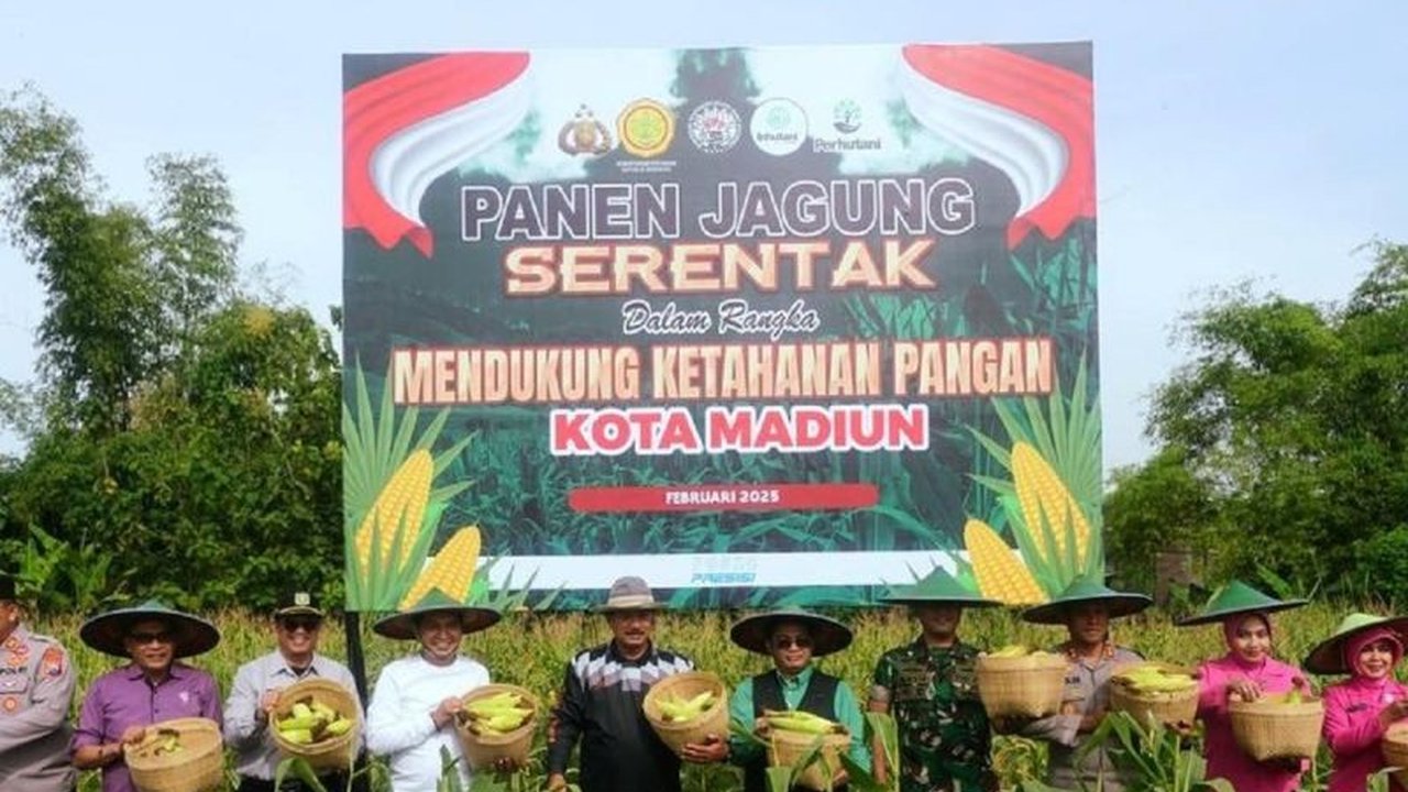 Pemerintah Kota Madiun dan Polres Madiun Kota berhasil panen jagung dari program 'Satu Juta Hektare' dan mendistribusikan hasil panen kepada masyarakat sekitar.