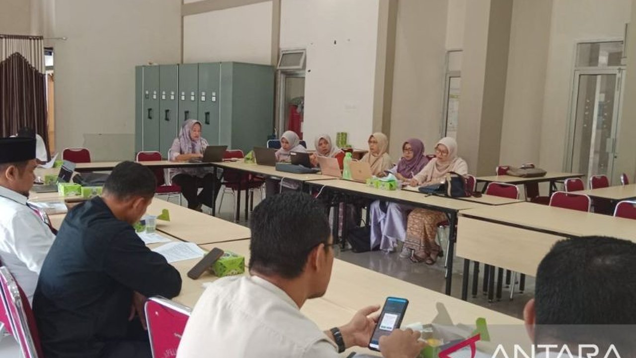 Pemerintah Kabupaten Padang Pariaman menyiapkan 25 puskesmas untuk mendukung Program Cek Kesehatan Gratis (CKG) yang dicanangkan pemerintah pusat, dengan rencana peluncuran pada 26 Februari 2025.