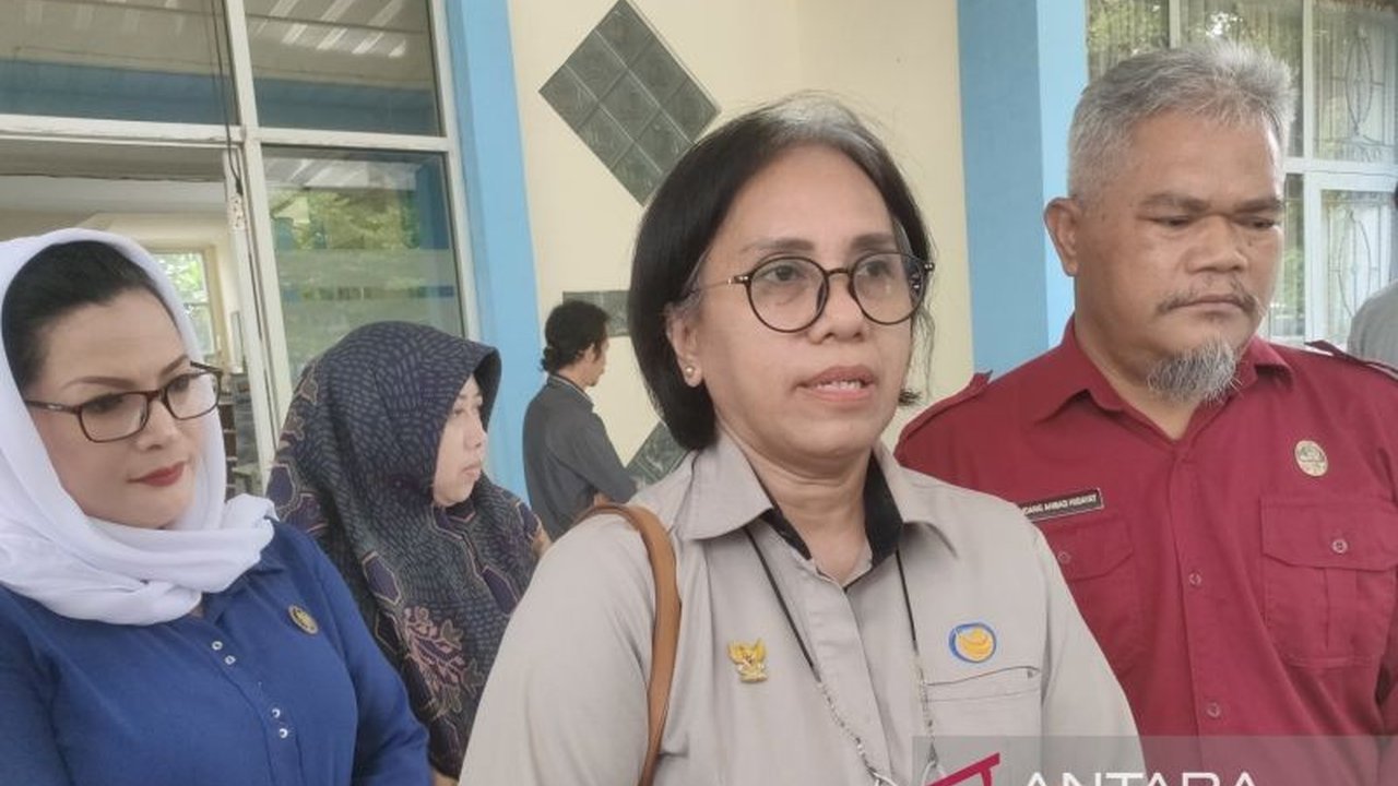 Komisi Perlindungan Anak Indonesia (KPAI) menyelidiki laporan intimidasi terhadap siswa SMAN 7 Cirebon yang berani melaporkan dugaan pemotongan dana Program Indonesia Pintar (PIP), dan memastikan perlindungan bagi anak yang bersuara.