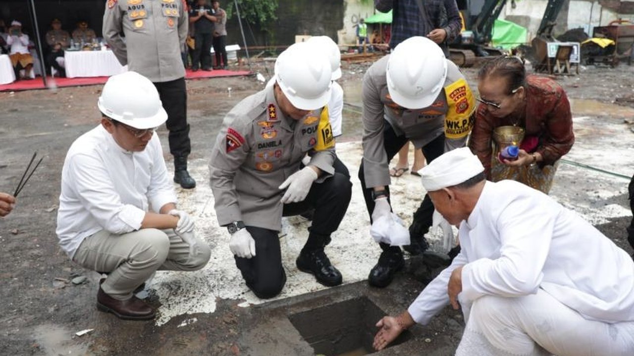Kepolisian Daerah Bali membangun dapur sehat untuk mendukung program Makan Bergizi Gratis (MBG) yang dicanangkan pemerintah, bertujuan memastikan asupan gizi pelajar demi Indonesia Emas 2045.