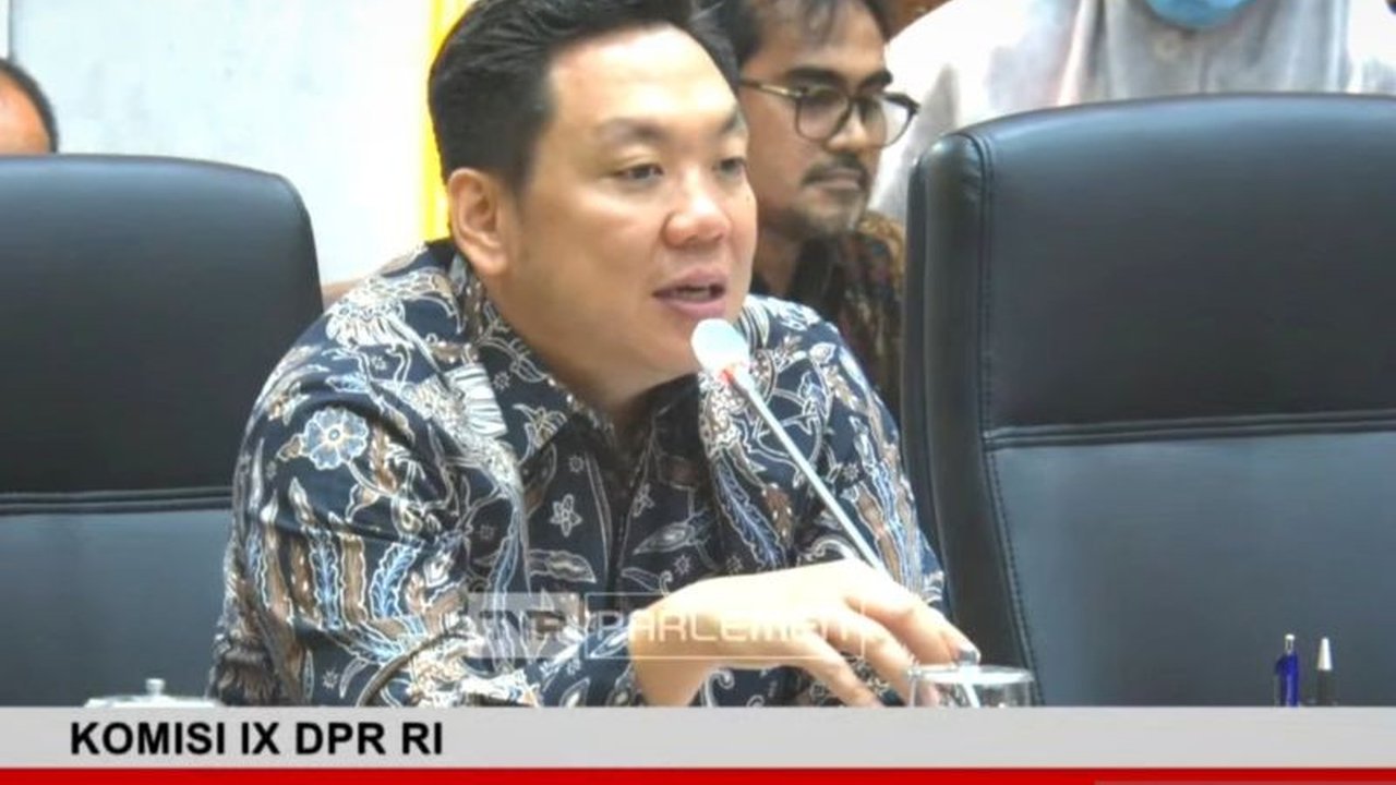 Tren #KaburAjaDulu: Otokritik bagi Pemerintah, Bukan Kecaman