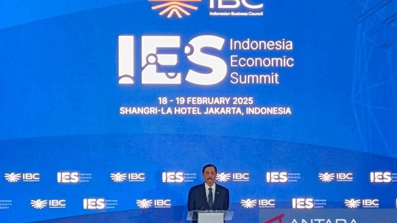 Kebijakan proteksionisme perdagangan Presiden Trump justru membuka peluang bagi Indonesia untuk meningkatkan PDB hingga 0.8 persen, dengan catatan Indonesia mampu menarik investasi asing dan diversifikasi pasar ekspor.