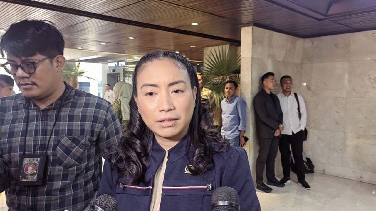 Wakil Ketua Komisi VII DPR RI, Rahayu Saraswati, mengajak anak muda Indonesia mengubah persepsi negatif 'kabur' menjadi 'merantau' untuk belajar dan berkarya di luar negeri, kemudian kembali berkontribusi bagi bangsa.