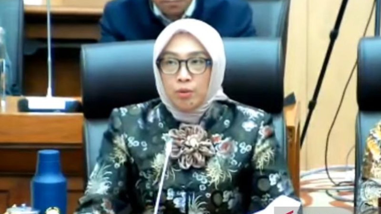 Pemerintah Indonesia tengah melakukan uji teknis untuk implementasi B50 (biodiesel 50 persen) pada tahun 2026, guna mengurangi ketergantungan impor solar dan meningkatkan kemandirian energi nasional.