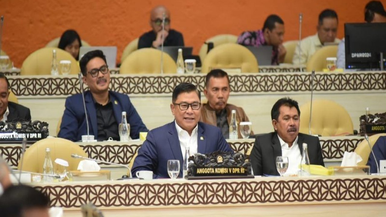 Anggota Komisi V DPR RI, Danang Wicaksana Sulistya, mengapresiasi kebijakan pemerintah yang memberikan diskon tarif tiket pesawat dan tol selama Ramadhan 2025 sebagai bentuk dukungan terhadap kesejahteraan rakyat dan pertumbuhan ekonomi.