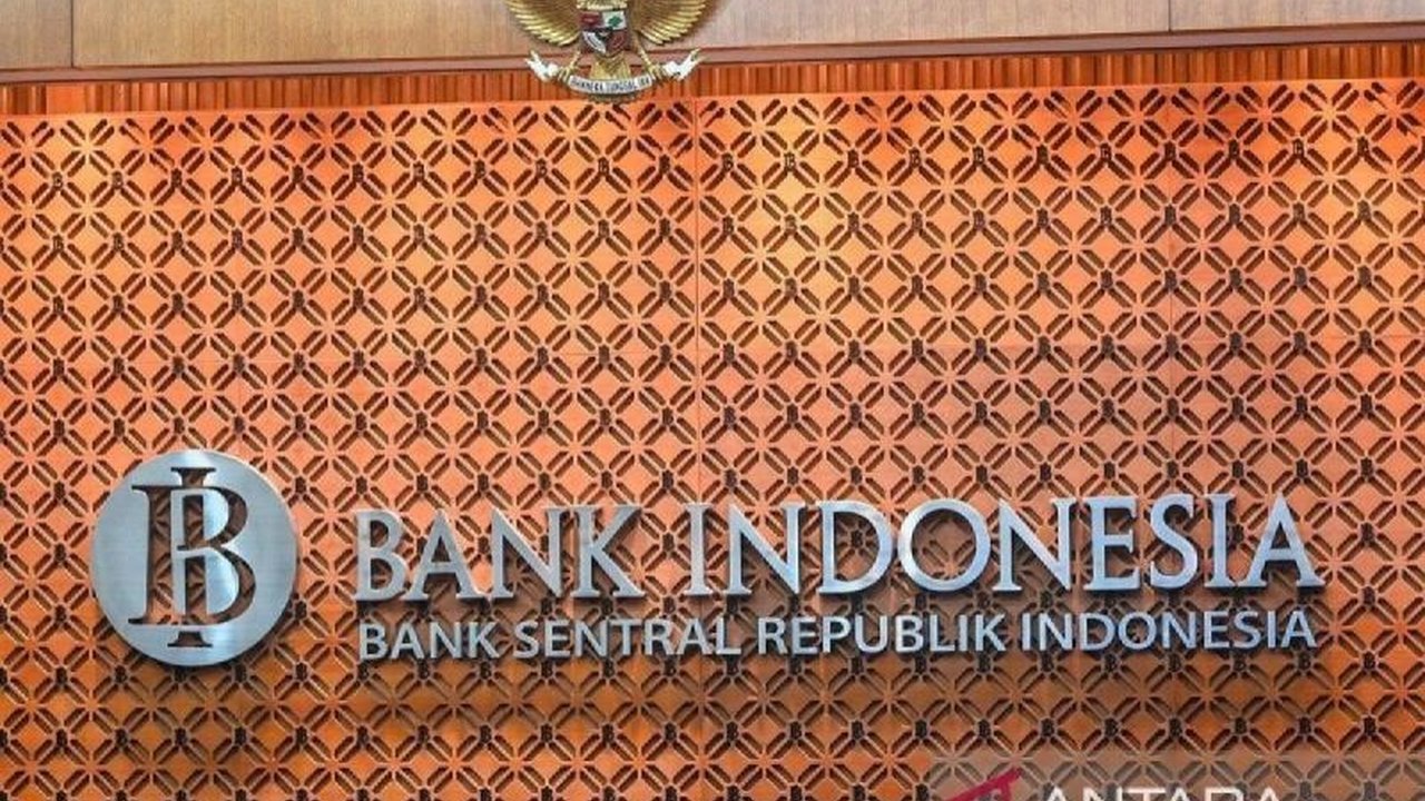 LPEM UI merekomendasikan Bank Indonesia mempertahankan suku bunga acuan di 5,75 persen pada Februari 2025 untuk mengantisipasi dampak ekonomi global, fluktuasi rupiah, dan potensi inflasi jelang Ramadhan.