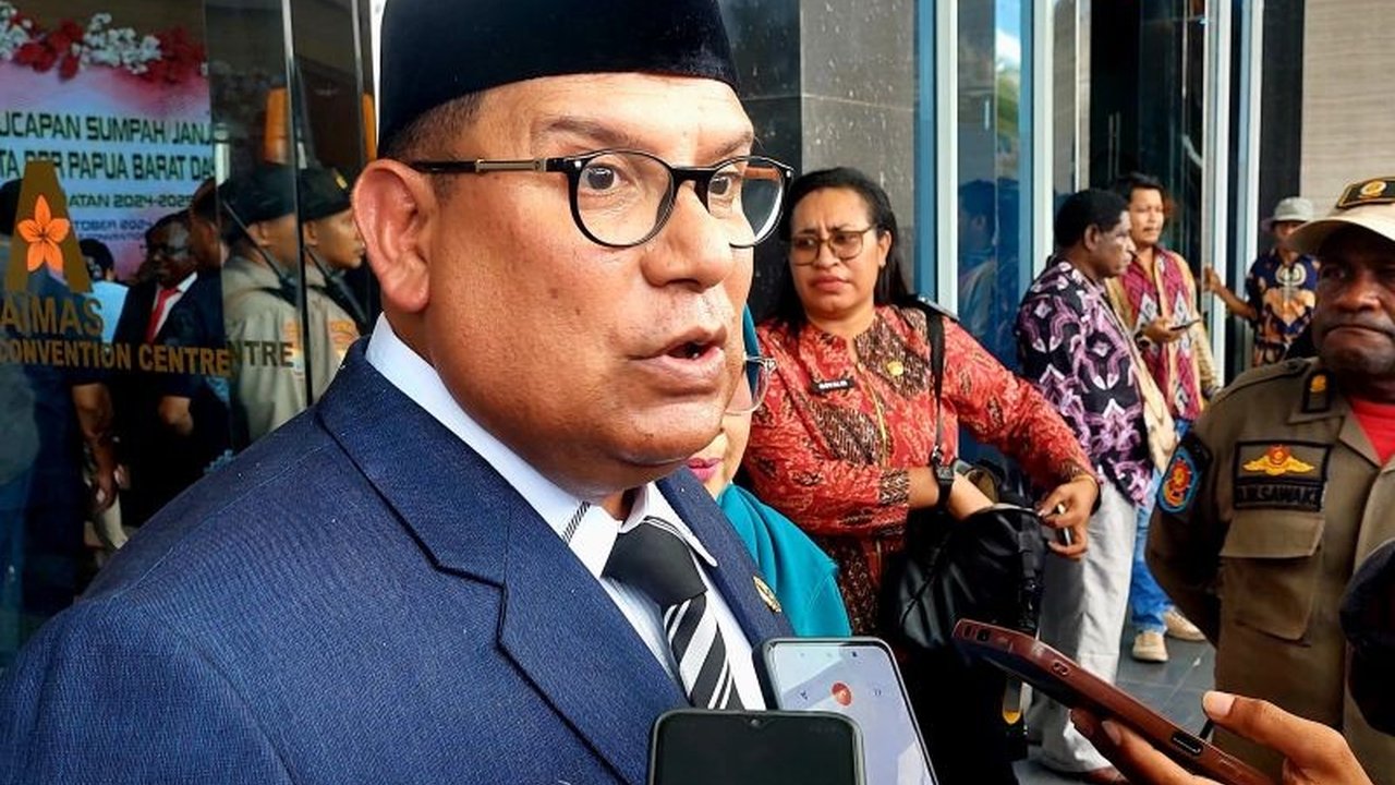 Pemerintah Provinsi Papua Barat Daya berkolaborasi dengan Unhas dan UGM untuk meningkatkan kualitas layanan kesehatan melalui peningkatan jumlah dokter spesialis di wilayah tersebut.