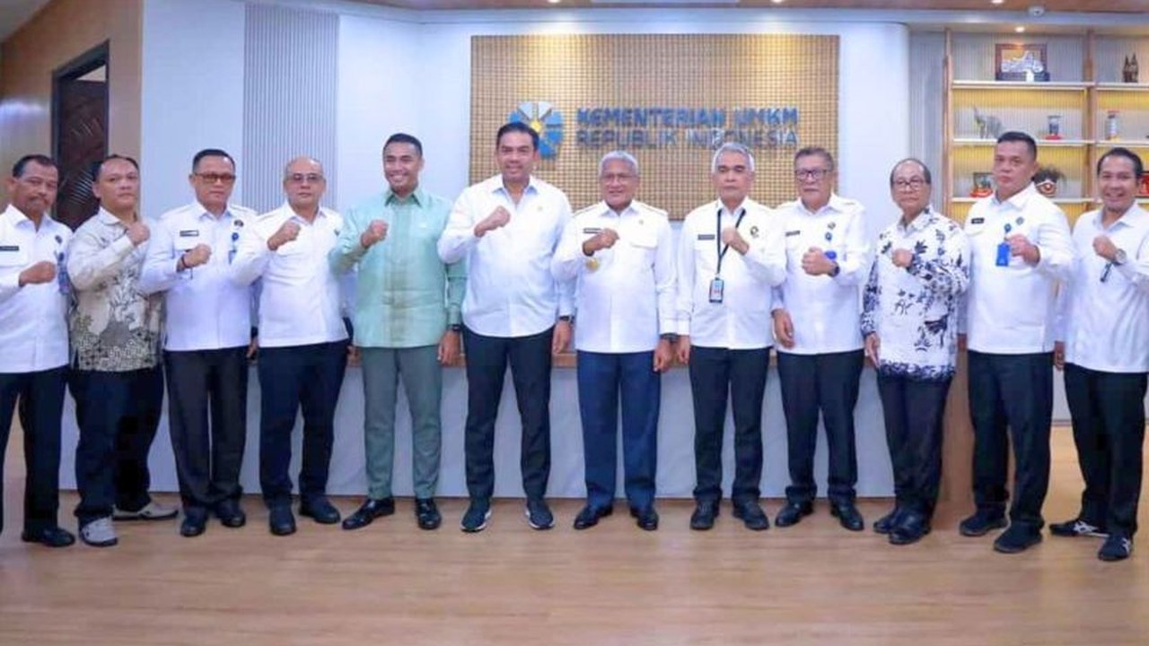 Kepala BNN, Marthinus Hukom, menekankan bahwa peredaran narkoba di Indonesia telah menimbulkan kerugian ekonomi hingga Rp500 triliun per tahun dan membutuhkan strategi terintegrasi untuk penanggulangannya.