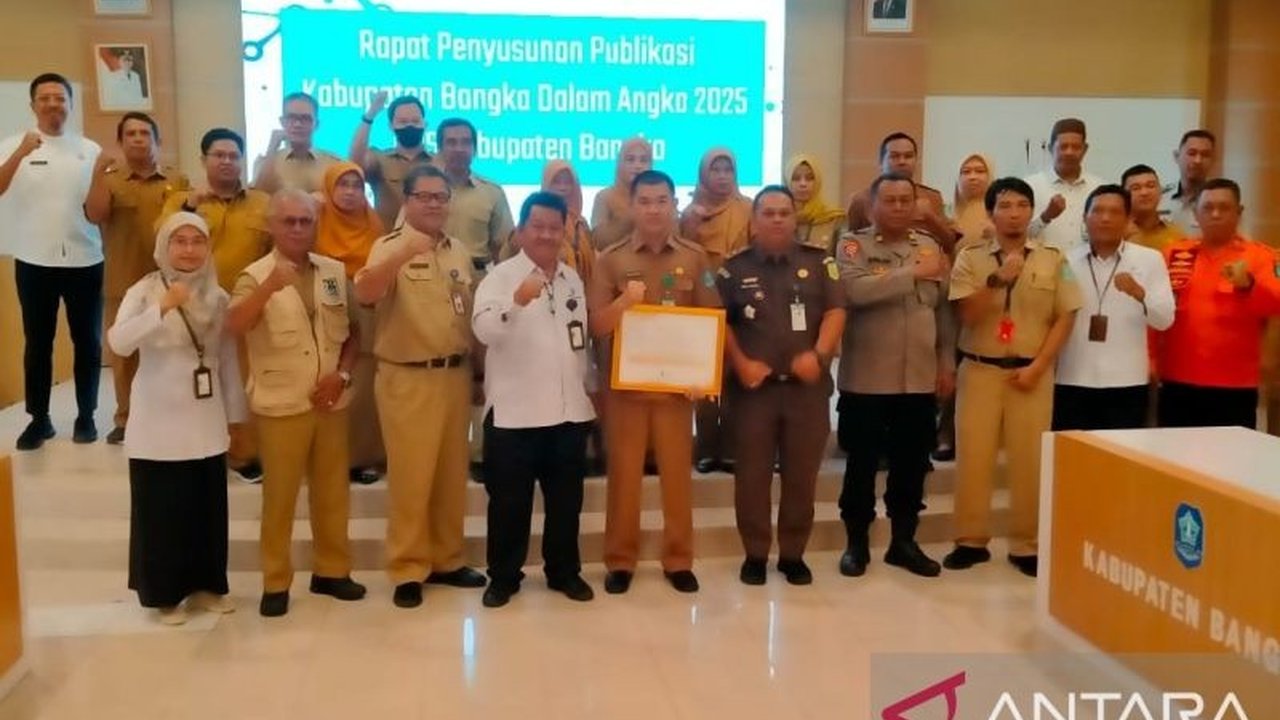 Dinas Komunikasi dan Informatika (Diskominfotik) Kabupaten Bangka berkolaborasi dengan Badan Pusat Statistik (BPS) untuk menyusun publikasi Bangka Dalam Angka tahun 2025 guna menyediakan data akurat bagi pemerintah dan sektor swasta.