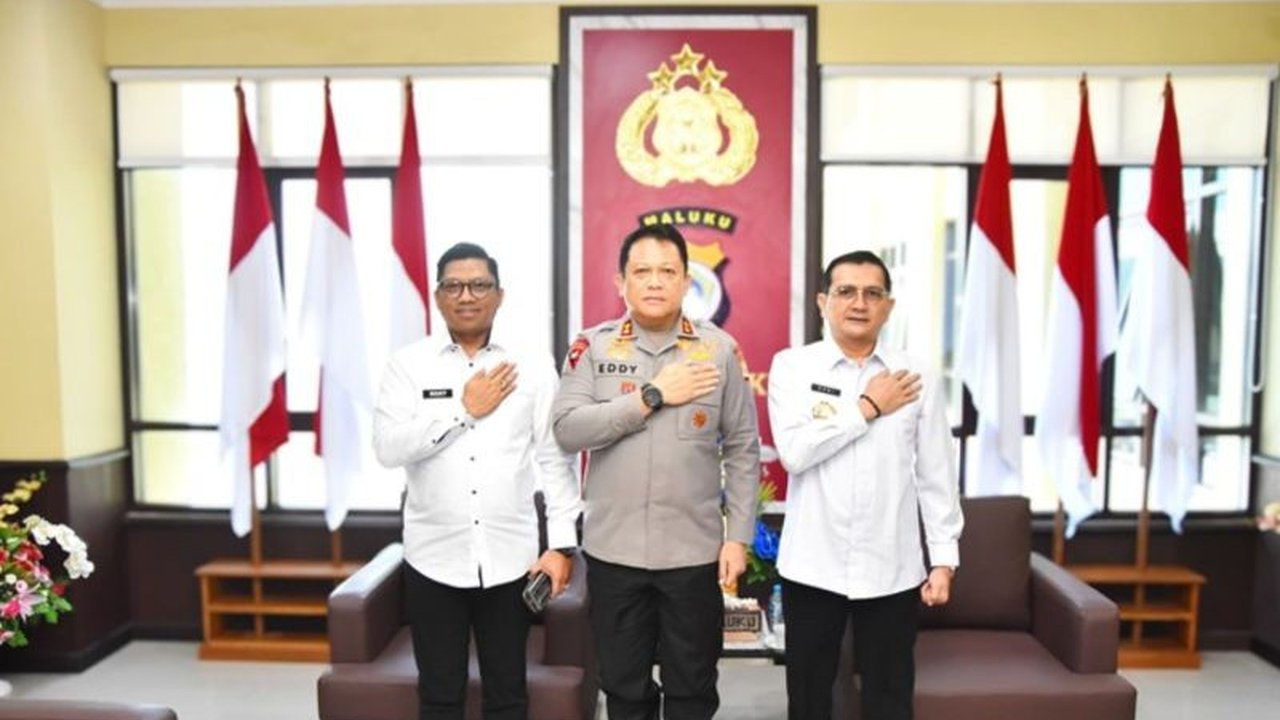 Polda Maluku, Kanwil Imigrasi, dan Kanwil Pemasyarakatan Maluku berkolaborasi meningkatkan pengawasan keimigrasian dan pemasyarakatan untuk menjaga stabilitas keamanan di Maluku, termasuk patroli bersama dan sosialisasi kepada masyarakat.