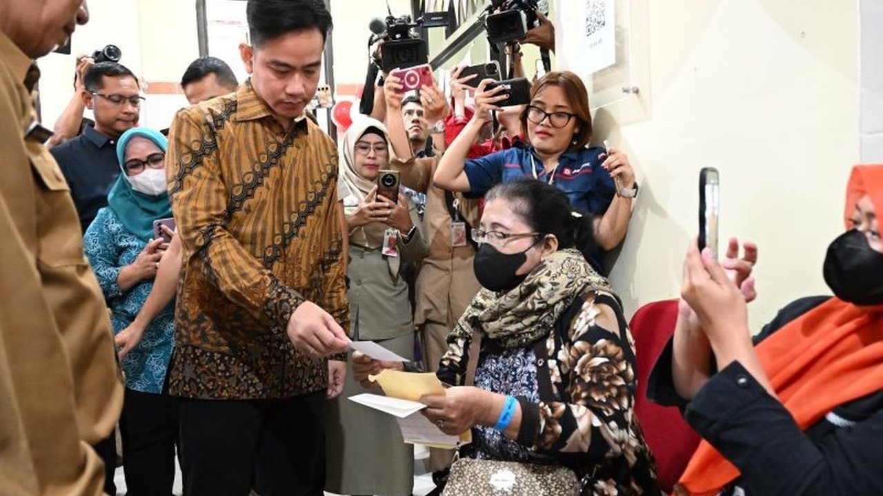 Wakil Presiden Gibran Rakabuming Raka mengajak masyarakat Indonesia untuk memanfaatkan cek kesehatan gratis di puskesmas guna deteksi dini penyakit kronis dan meningkatkan angka harapan hidup, hal ini disampaikan saat meninjau program tersebut di Jakarta.