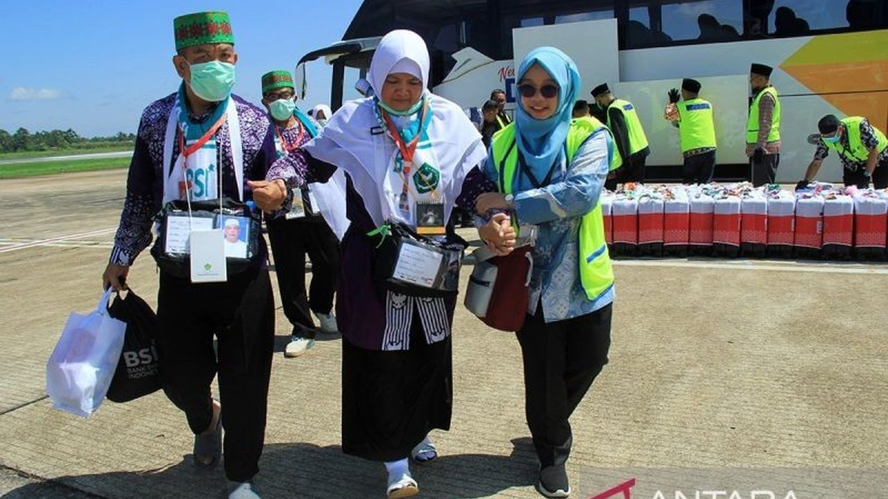 Anggota Komisi VIII DPR RI mengusulkan revisi UU Haji untuk mengatur batas usia pembimbing jamaah, demi pelayanan haji yang lebih optimal, menyusul temuan pembimbing yang lebih tua dari jamaah.