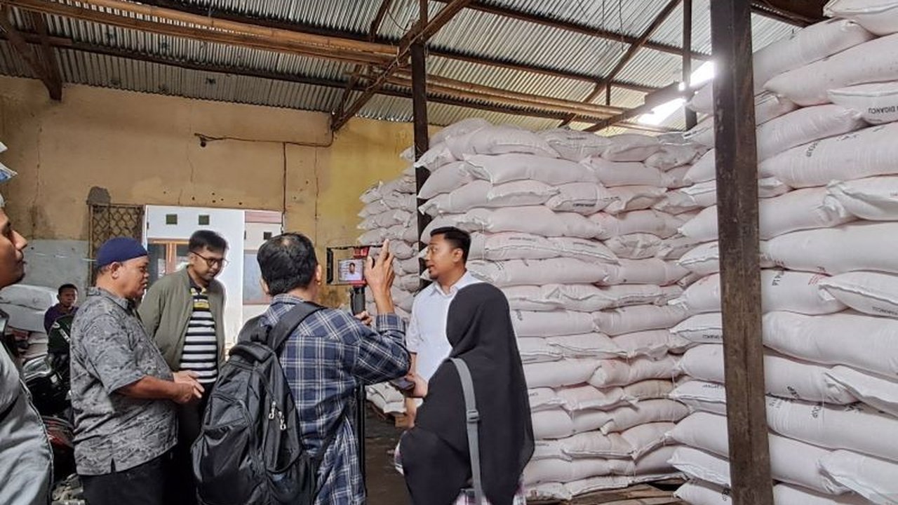 Pupuk Indonesia (PI) telah menyalurkan 80.387 ton pupuk subsidi di Sulawesi Selatan hingga 17 Februari 2025, mencapai 9 persen dari total alokasi, dengan penyaluran melalui 54 distributor dan 1.105 kios.