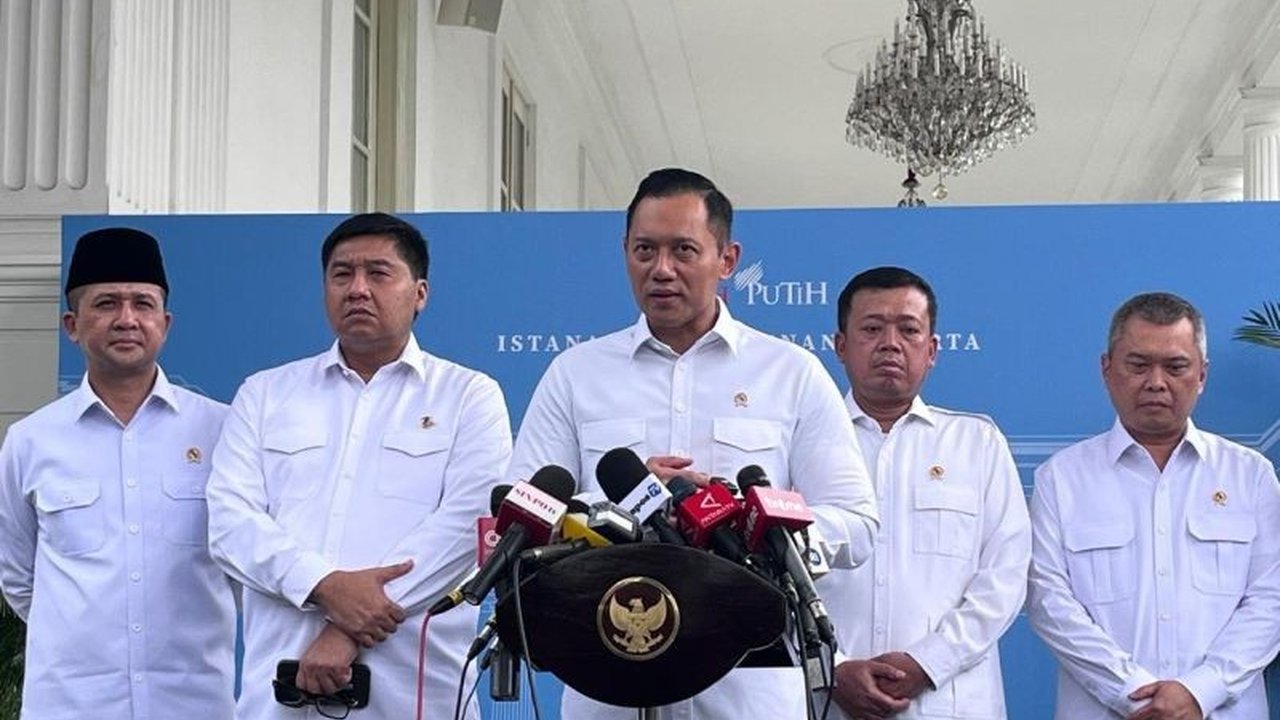 Pemerintah sedang berupaya membuat tiket transportasi darat, laut, dan udara lebih terjangkau bagi masyarakat selama musim mudik Lebaran 2025, dengan tetap menjamin keamanan dan kenyamanan perjalanan.