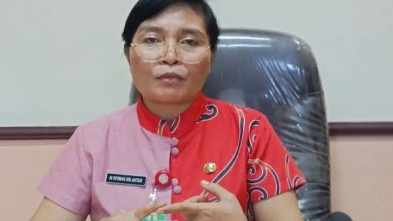 Kepala Dinas Kesehatan Kota Jayapura melaporkan lonjakan signifikan kasus Infeksi Menular Seksual (IMS), mencapai 1.575 kasus di tahun 2024, dengan peningkatan kasus HIV dan sifilis pada ibu hamil.