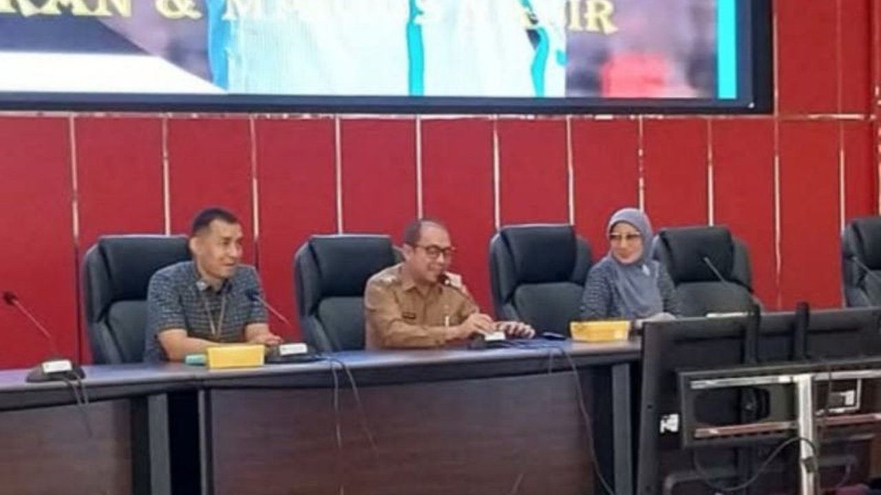 Pemerintah Kota Padang melakukan pemadanan data peserta Jaminan Kesehatan Nasional (JKN) dengan BPJS Kesehatan untuk meningkatkan keaktifan peserta dan mengurangi angka peserta nonaktif yang diperkirakan mencapai 200 ribu jiwa pada 2025.