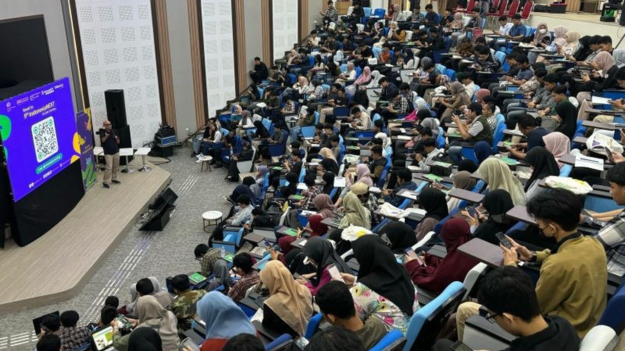 Telkomsel, berkolaborasi dengan UK-Indonesia Tech Hub, menggelar Road to IndonesiaNEXT ke-9 di Universitas Hasanuddin Makassar, memberdayakan 200 talenta digital muda.