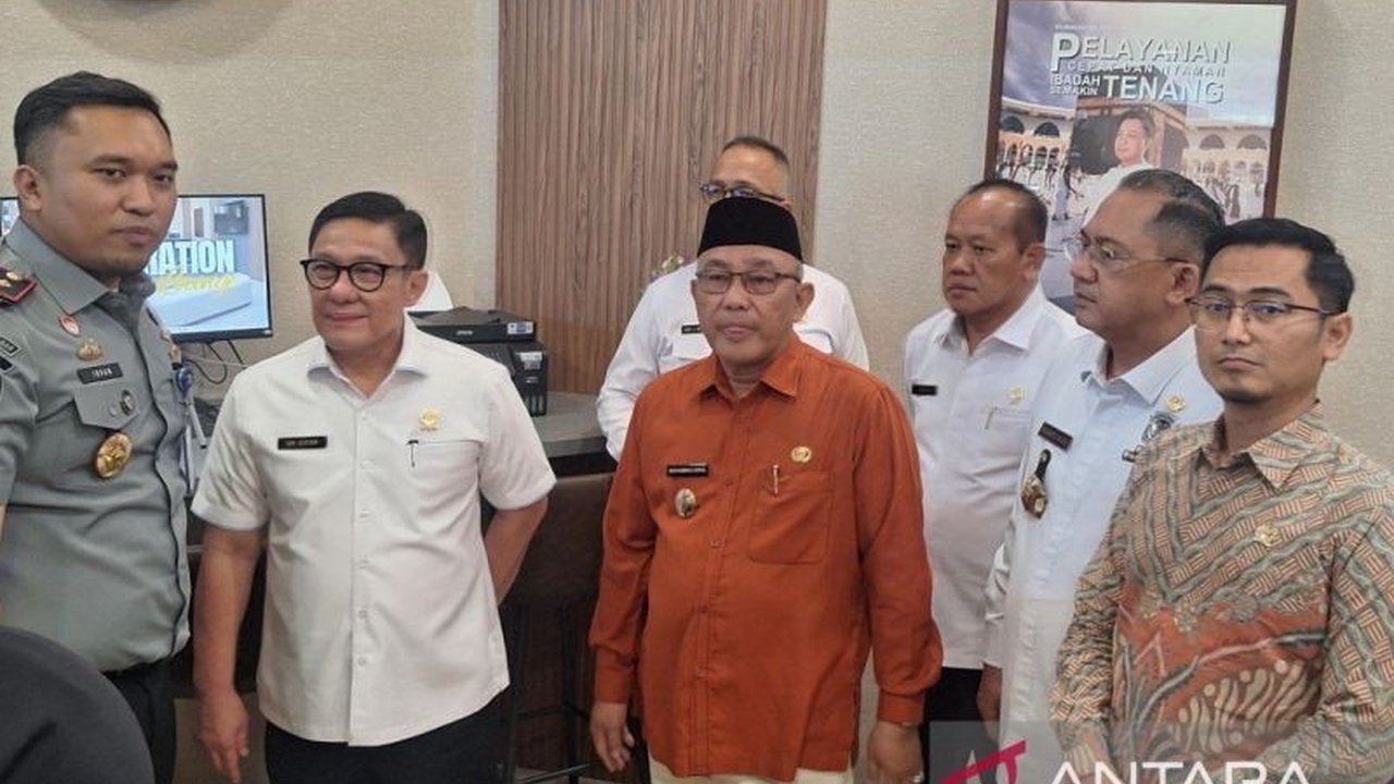 Wali Kota Depok, Mohammad Idris, meresmikan Gedung Taman Secawan di Kelurahan Depok Jaya sebagai pusat pengembangan usaha mandiri dan peningkatan Pendapatan Asli Daerah (PAD).