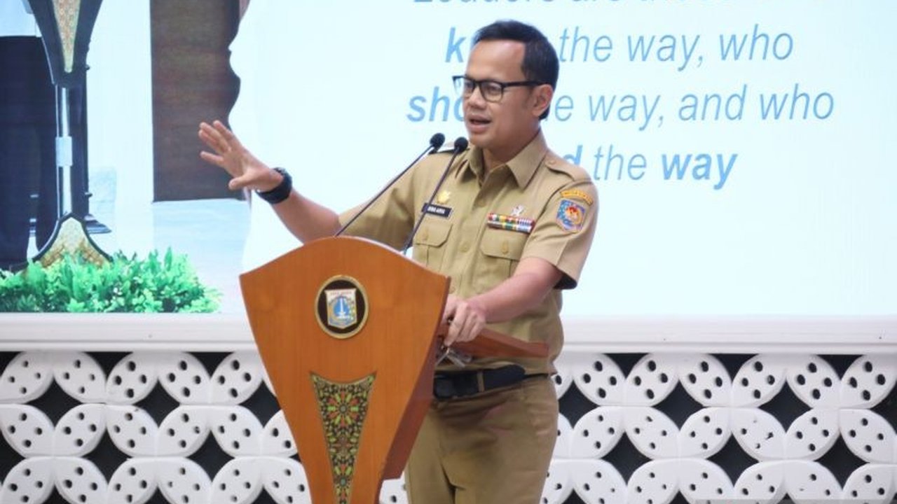 Wakil Menteri Dalam Negeri (Wamendagri) Bima Arya Sugiarto menganalogikan pemimpin sebagai konduktor yang memerlukan kompetensi, seni, dan intuisi untuk memimpin dengan efektif dan harmonis.