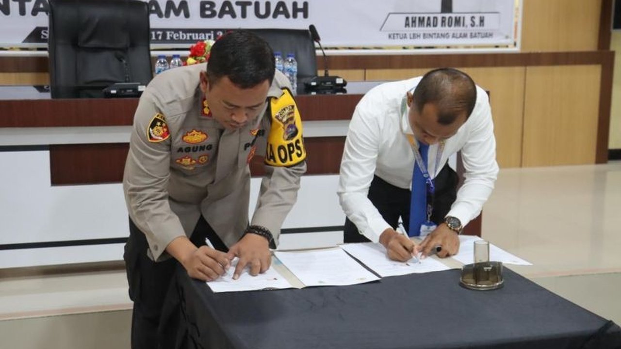 Polres Pasaman Barat, Sumatera Barat, resmi bekerja sama dengan LBH Bintang Alam Batuah untuk memberikan penyuluhan dan pendampingan hukum bagi warga tidak mampu, mencakup tertib berlalu lintas, bahaya narkoba, kenakalan remaja, dan pendampingan tersangka
