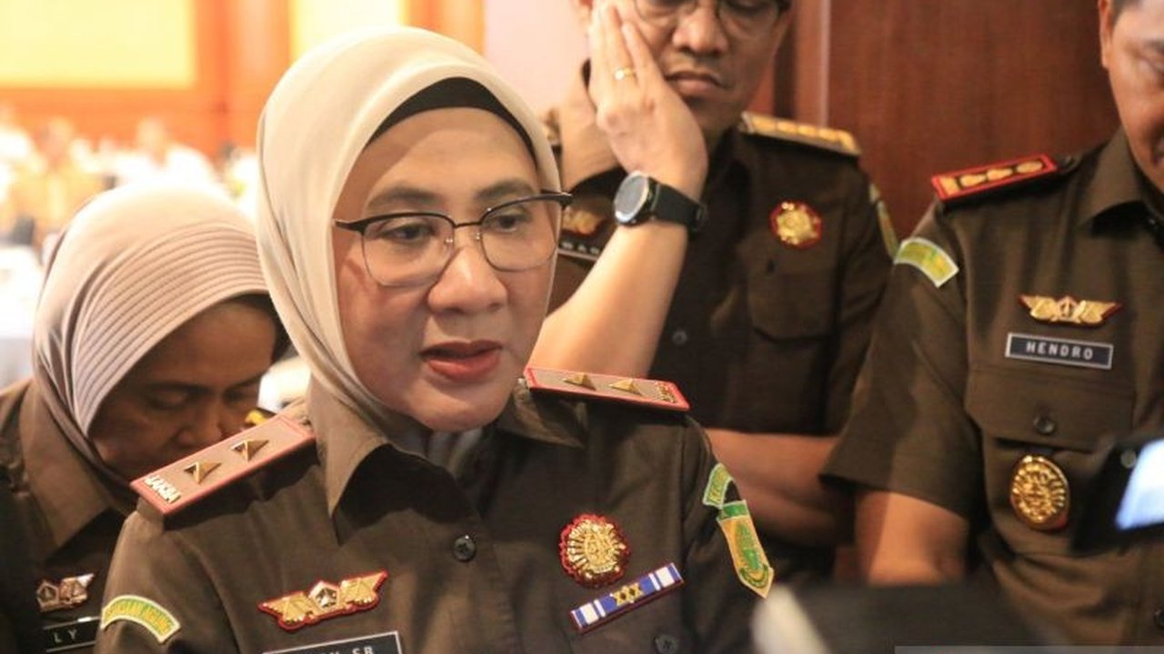 Kejaksaan Tinggi NTB menunggu hasil penyelidikan Polresta Mataram terkait dugaan korupsi pengelolaan DAK Dikbud NTB tahun 2023 senilai Rp42 miliar yang meliputi pengadaan alat peraga, pembangunan ruang praktik siswa SMK, dan pembangunan unit sekolah baru.