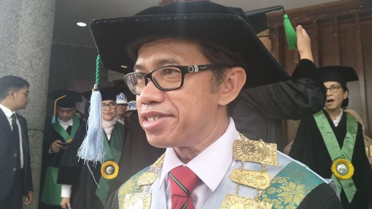 Universitas Andalas (Unand) berhasil masuk 10 besar kampus di Indonesia dengan jumlah guru besar terbanyak, mencapai 208 guru besar setelah pengukuhan 10 guru besar baru pada Februari 2024.